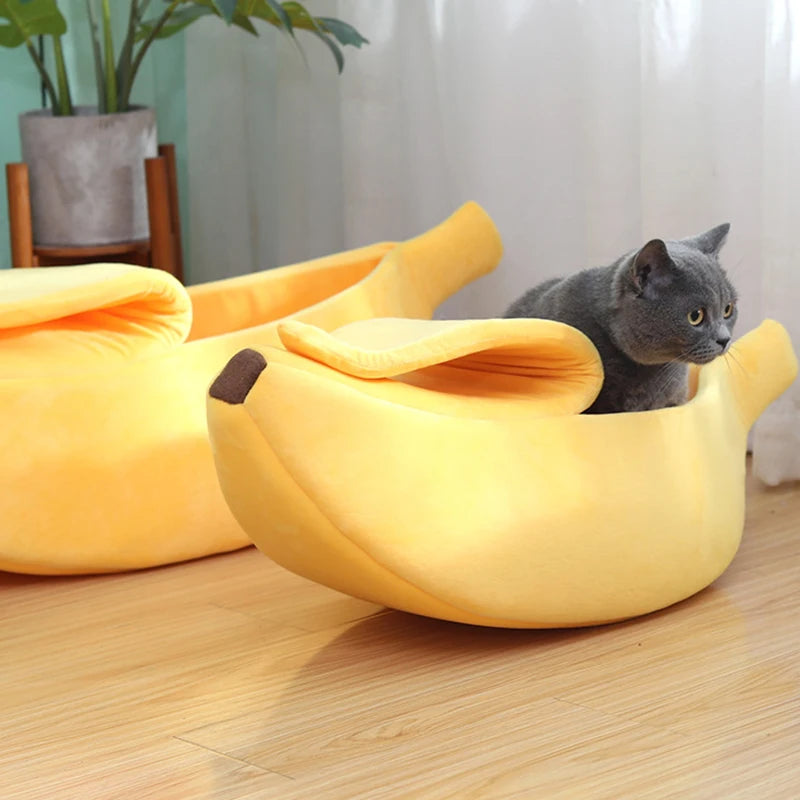 Wag Cabin BananaNap banana-shaped cat bed and cozy hideaway - detail 6
