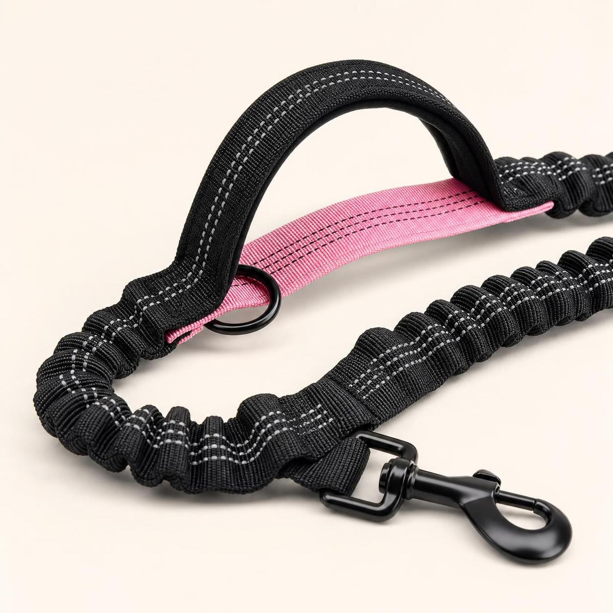 Wag Cabin TrailLoop bungee leash pink handle D-ring and clip detail
